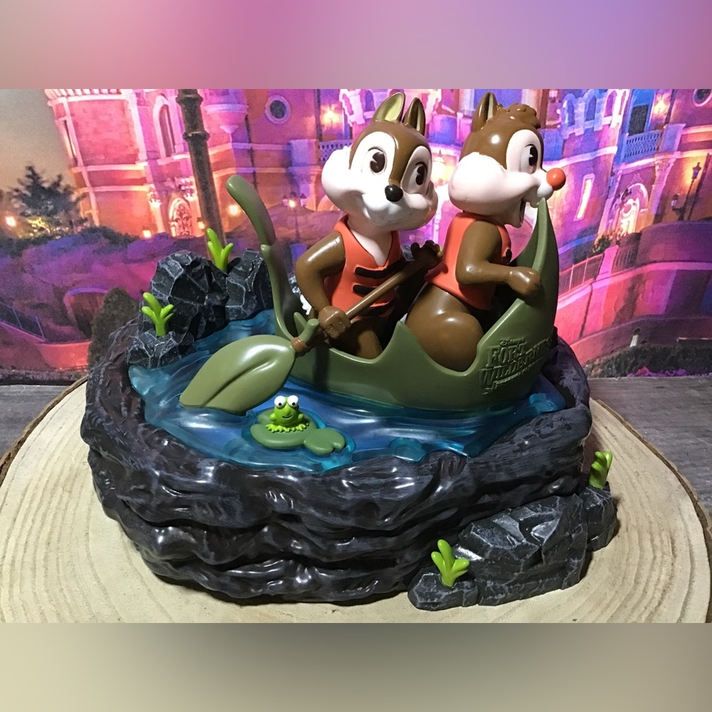 Disney fort wilderness resort chip & dale canoeing figurine -new